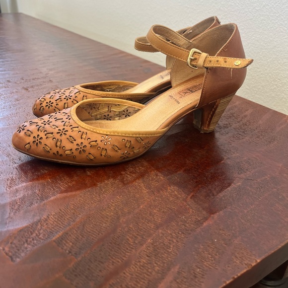 Pikolinos Elba Tan/Brown Closed Toe Ankle Strap Shoe Cottagecore Feminine Sz 40 - Picture 1 of 11